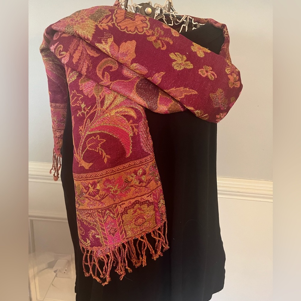 Collection 18 large pink/rose scarf with gold threads.